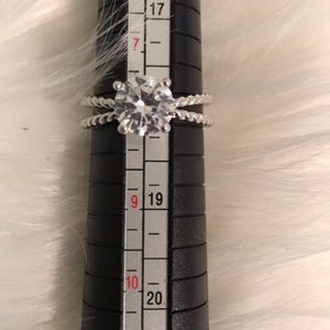 New CZ diamond size 8 ring silver plated
